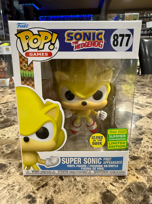 Super Sonic Funko Pop #877 (GITD, 2022 Summer Convention Limited Edition)